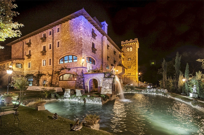 Imagen de los exteriores del Hotel Le Gole. Foto 11