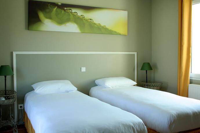 Imagen de la habitación del Hotel Le Golf Parc Robert Hersant. Foto 6