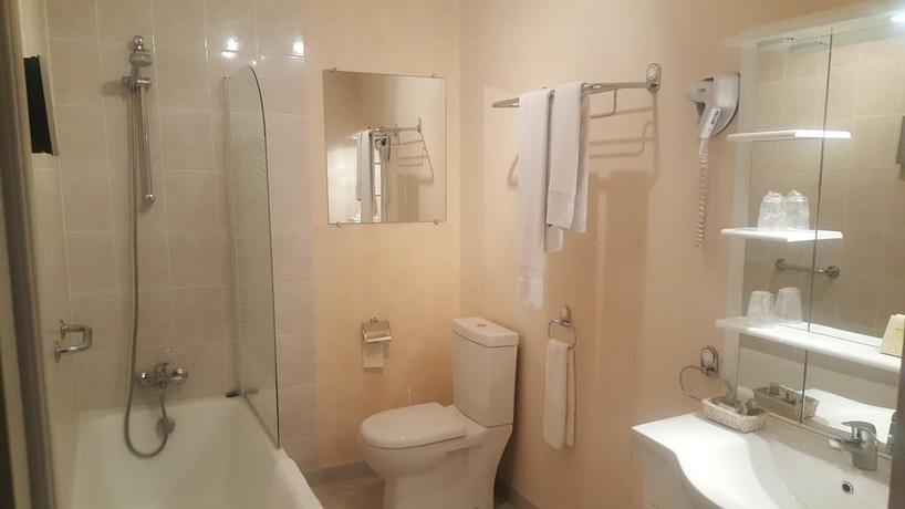 Imagen de la habitación del Hotel Le Gonfalon. Foto 8