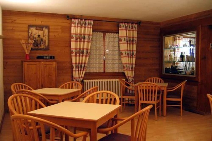 Imagen del bar/restaurante del Hotel Le Gotty. Foto 11