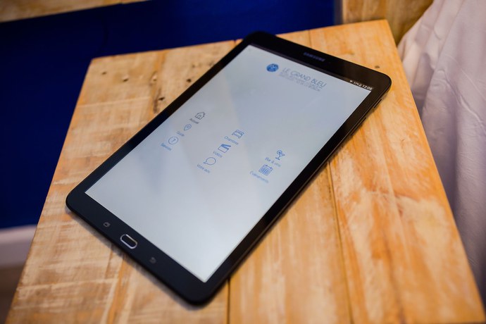 Imagen de la habitación del Hotel Le Grand Bleu, Saint-Gilles-les-Bains. Foto 13