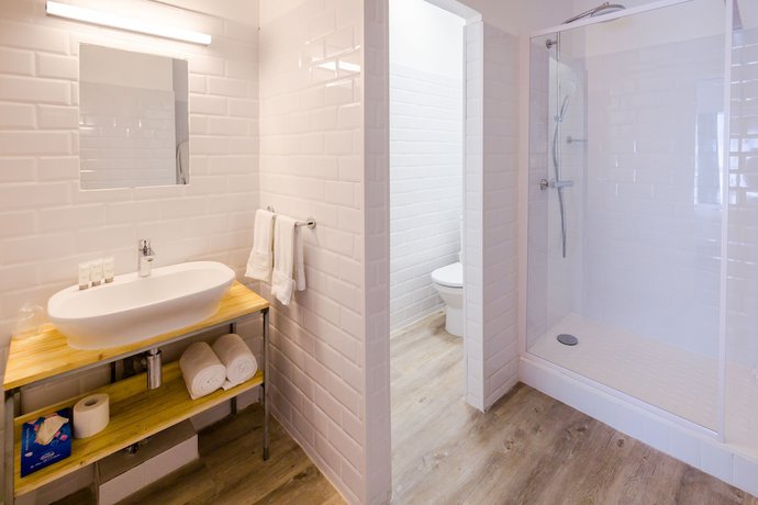 Imagen de la habitación del Hotel Le Grand Bleu, Saint-gilles-les-bains. Foto 7