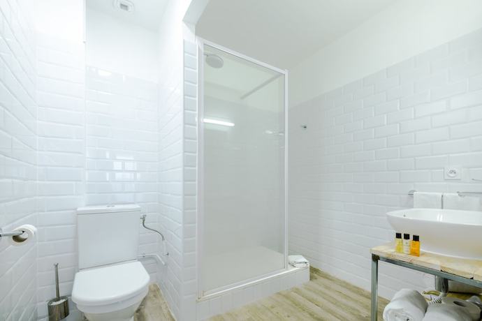Imagen de la habitación del Hotel Le Grand Bleu, Saint-gilles-les-bains. Foto 15