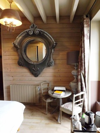 Imagen de la habitación del Hotel Le Grand Cerf And Spa. Foto 18