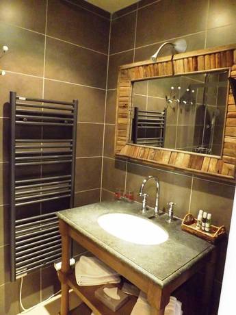 Imagen de la habitación del Hotel Le Grand Cerf And Spa. Foto 19