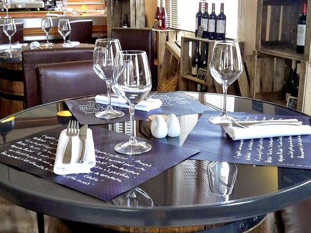 Imagen de los interiores del Hotel Le Grand, Ch&acirc;teau-Du-Loir. Foto 15