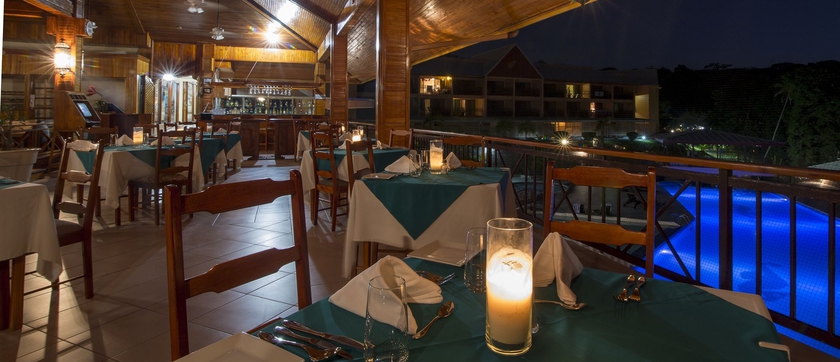 Imagen del bar/restaurante del Hotel Le Grand Courlan Spa Resort - Adults Only. Foto 3