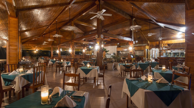 Imagen del bar/restaurante del Hotel Le Grand Courlan Spa Resort - Adults Only. Foto 5