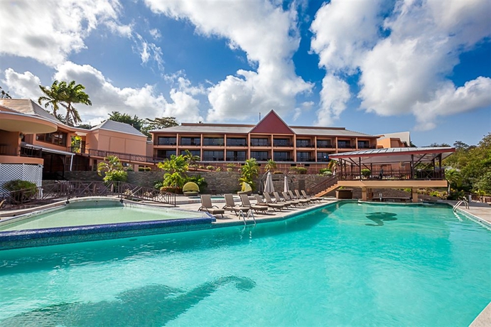 Imagen de la piscina del Hotel Le Grand Courlan Spa Resort - Adults Only. Foto 15