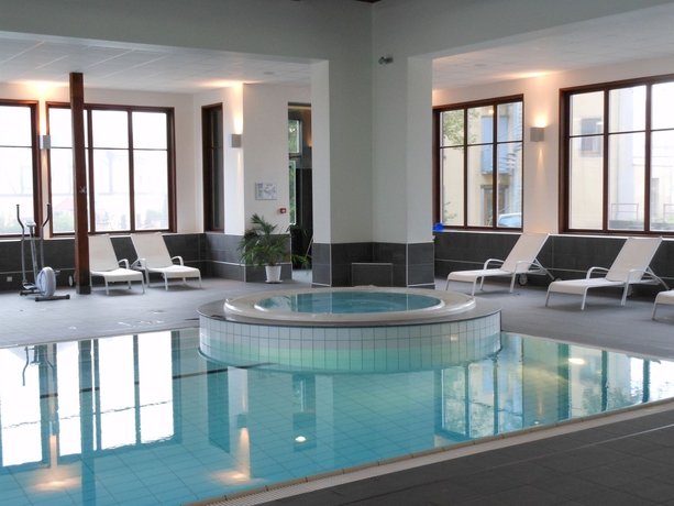 Imagen de la piscina del Hotel Le Grand Du Hohwald. Foto 5