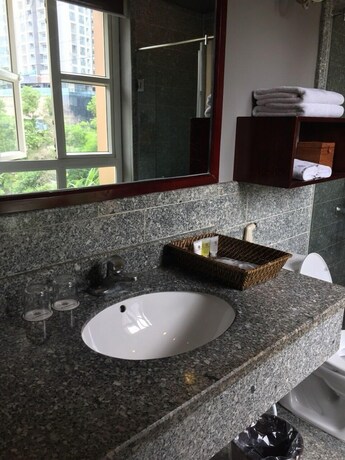 Imagen de la habitación del Hotel Le Grand Hanoi. Foto 31