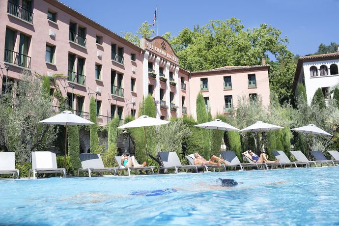 Imagen de la piscina del Hotel Le Grand H&ocirc;tel, Les Bains de Molitg. Foto 18