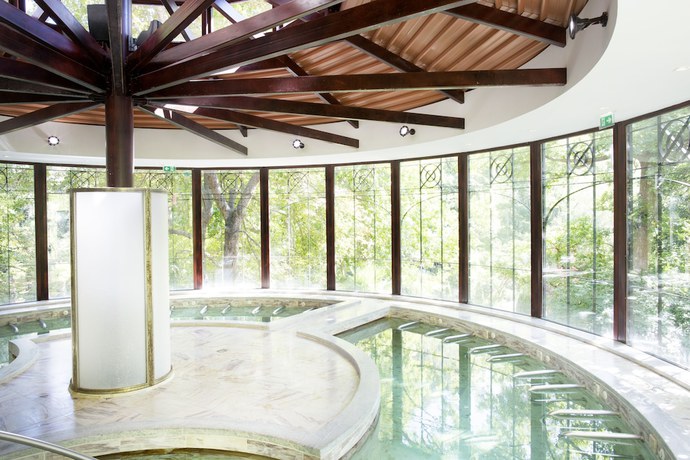 Imagen de la piscina del Hotel Le Grand H&ocirc;tel, Les Bains de Molitg. Foto 20