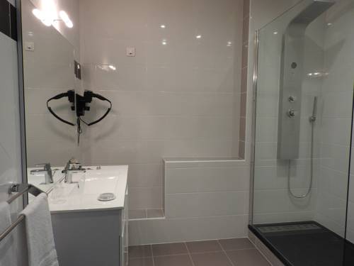 Imagen de la habitación del Hotel Le Grand Hôtel Molière. Foto 7