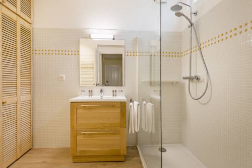 Imagen de la habitación del Hotel Le Grand H&ocirc;tel Thermal. Foto 7