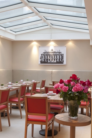 Imagen del bar/restaurante del Hotel Le Grand Hôtel de Normandie. Foto 4