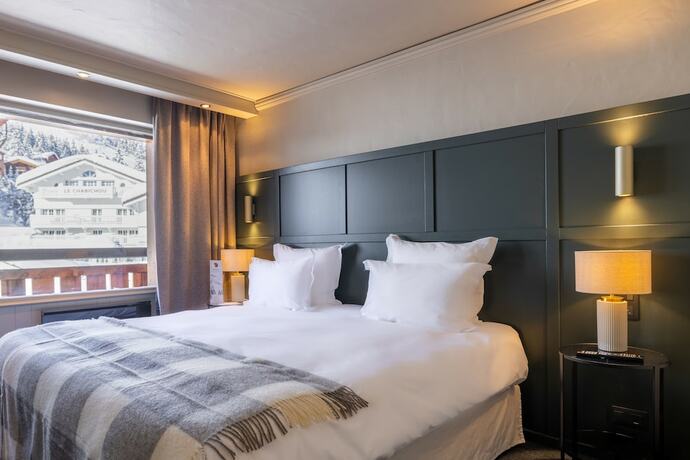 Imagen de la habitación del Hotel Le Grand Hotel Courchevel 1850. Foto 10