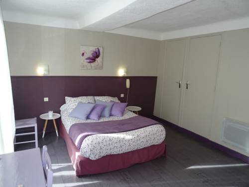 Imagen de la habitación del Hotel Le Grand Hotel. Foto 8
