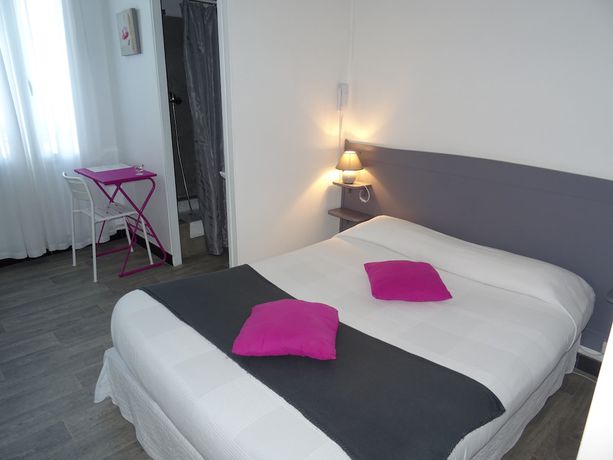 Imagen de la habitación del Hotel Le Grand Hotel. Foto 7