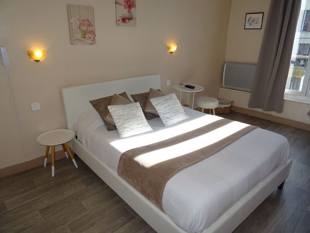 Imagen de la habitación del Hotel Le Grand Hotel. Foto 17
