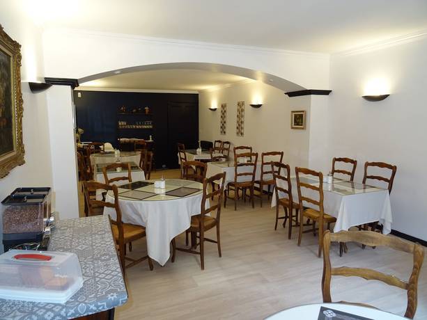 Imagen del bar/restaurante del Hotel Le Grand Hotel. Foto 6