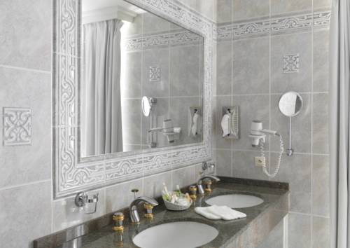 Imagen de la habitación del Hotel Le Grand Hotel & Spa. Foto 8
