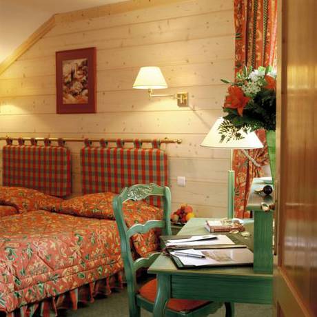 Imagen de la habitación del Hotel Le Grand Hotel & Spa. Foto 9