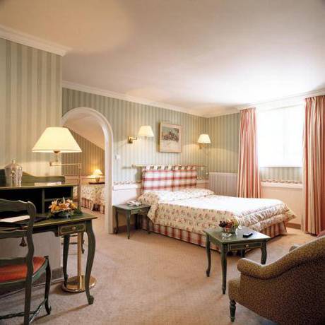 Imagen de la habitación del Hotel Le Grand Hotel & Spa. Foto 13