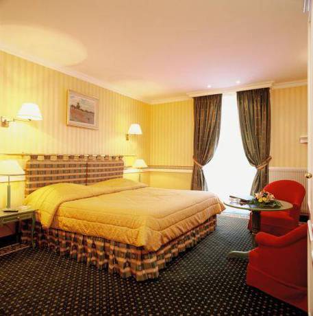 Imagen de la habitación del Hotel Le Grand Hotel & Spa. Foto 15