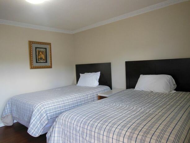 Imagen general del Hotel Le Grand Kent Motel. Foto 11