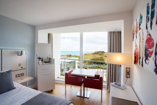 Imagen de la habitación del Hotel Le Grand Large. Foto 16