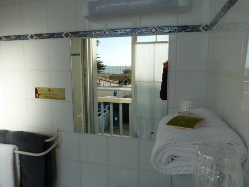 Imagen de la habitación del Hotel Le Grand Large. Foto 7