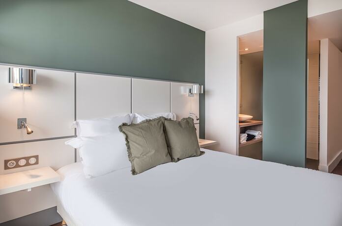 Imagen de la habitación del Hotel Le Grand Large. Foto 17