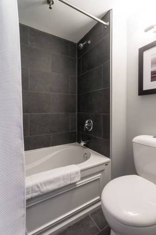 Imagen de la habitación del Hotel Le Grand Lodge Mont Tremblant. Foto 8