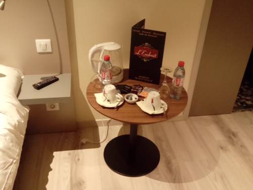 Imagen de la habitación del Hotel Le Grand, Maubeuge. Foto 7