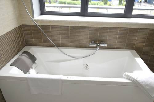 Imagen de la habitación del Hotel Le Grand, Maubeuge. Foto 11