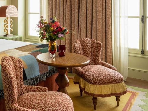 Imagen de la habitación del Hotel Le Grand Mazarin. Foto 5