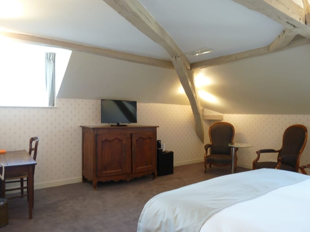 Imagen de la habitación del Hotel Le Grand Monarque, Azay Le Rideau. Foto 8