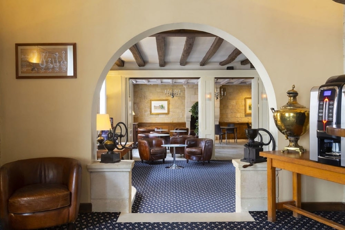 Imagen del bar/restaurante del Hotel Le Grand Monarque, Azay Le Rideau. Foto 2