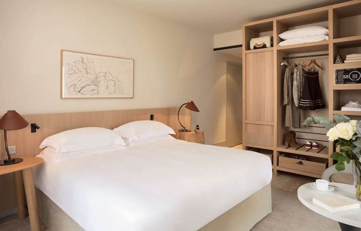 Imagen de la habitación del Hotel Le Grand Pavillon Chantilly. Foto 2