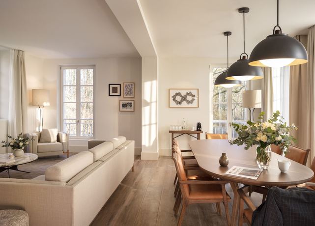 Imagen de la habitación del Hotel Le Grand Pavillon Chantilly. Foto 5