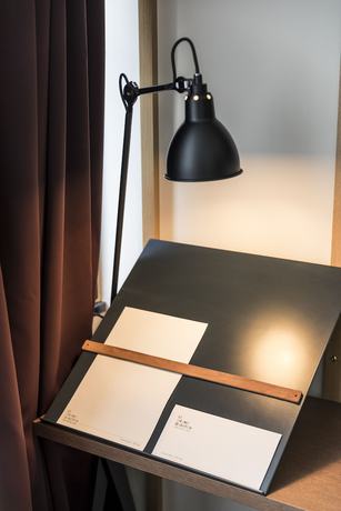 Imagen de la habitación del Hotel Le Grand Quartier. Foto 15