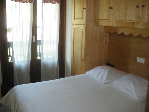 Imagen de la habitación del Hotel Le Grand Tetras, Morzine. Foto 3