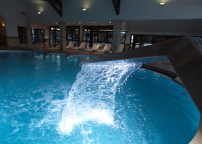 Imagen de la piscina del Hotel Le Grand and Spa Et Son Chalet. Foto 7