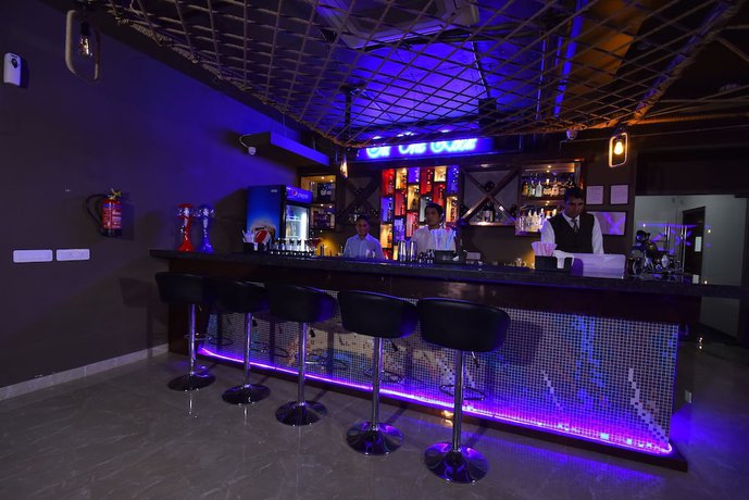 Imagen del bar/restaurante del Hotel Le Grande, Chomu. Foto 3