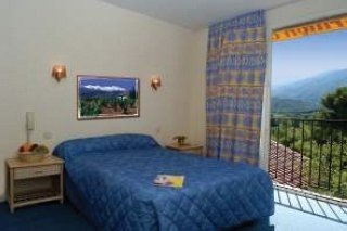 Imagen de la habitación del Hotel Le Grillon d'Or. Foto 2