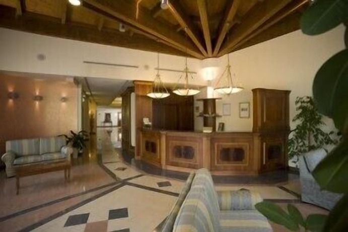 Imagen de los interiores del Hotel Le Grotte. Foto 16