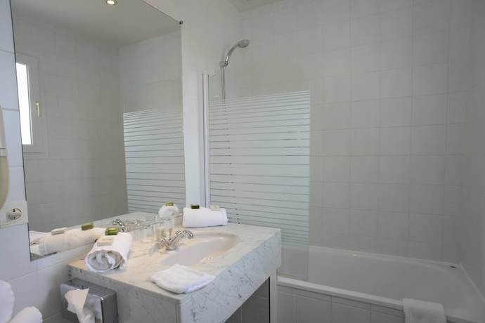 Imagen de la habitación del Hotel Le Gu&eacute; du Holme. Foto 8