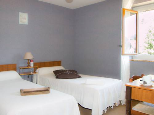 Imagen de la habitación del Hotel Le Guilazur. Foto 2