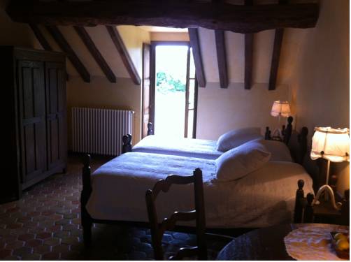 Imagen de la habitación del Hotel Le Hameau De Barboron. Foto 4
